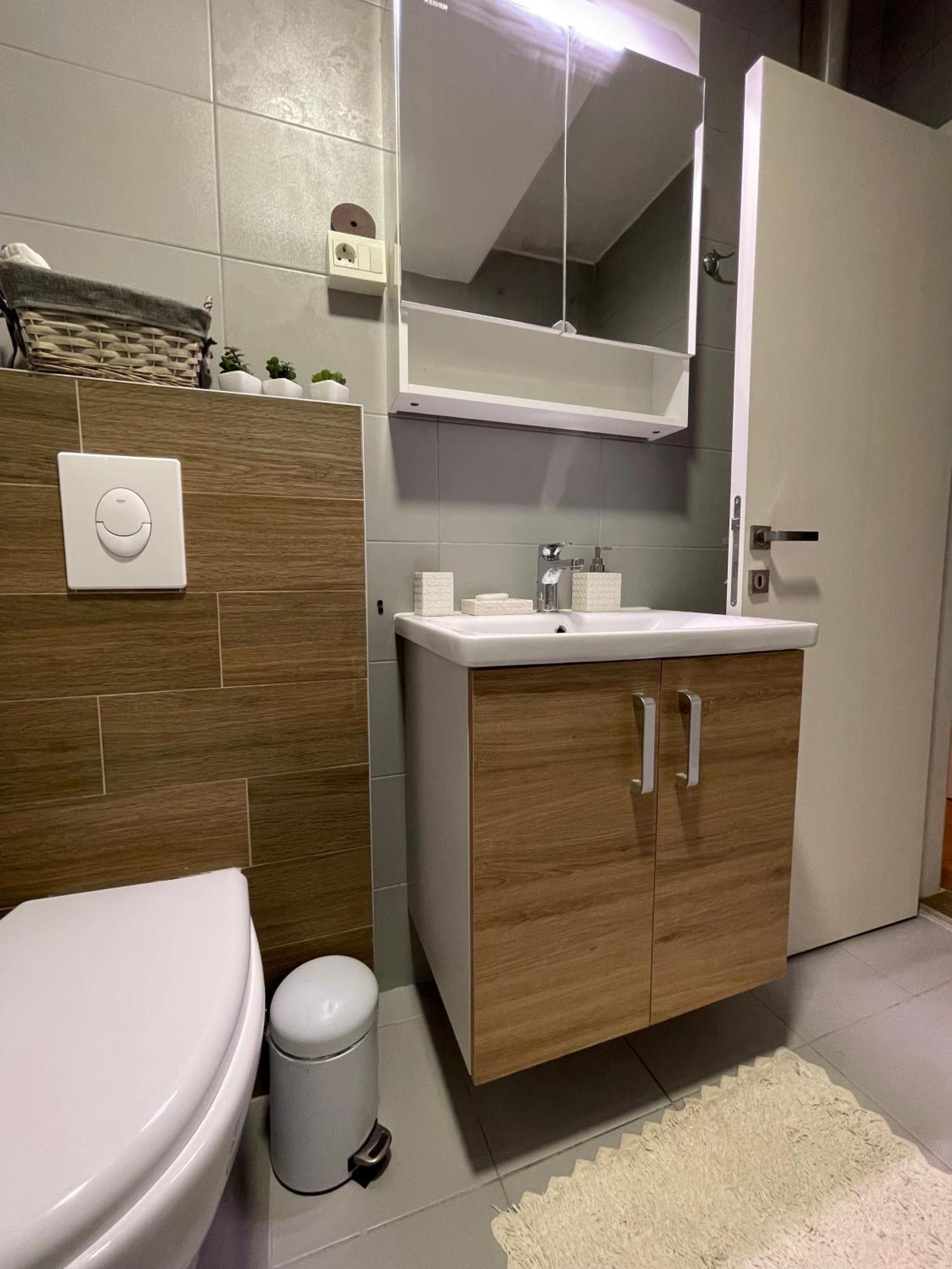 Ruby Luxury Central Apartment Skopje Buitenkant foto