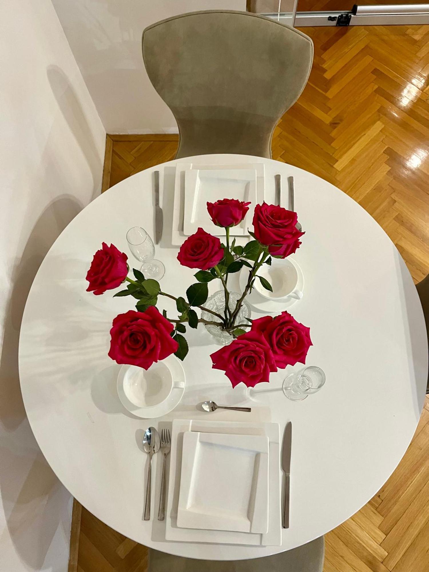 Ruby Luxury Central Apartment Skopje Buitenkant foto