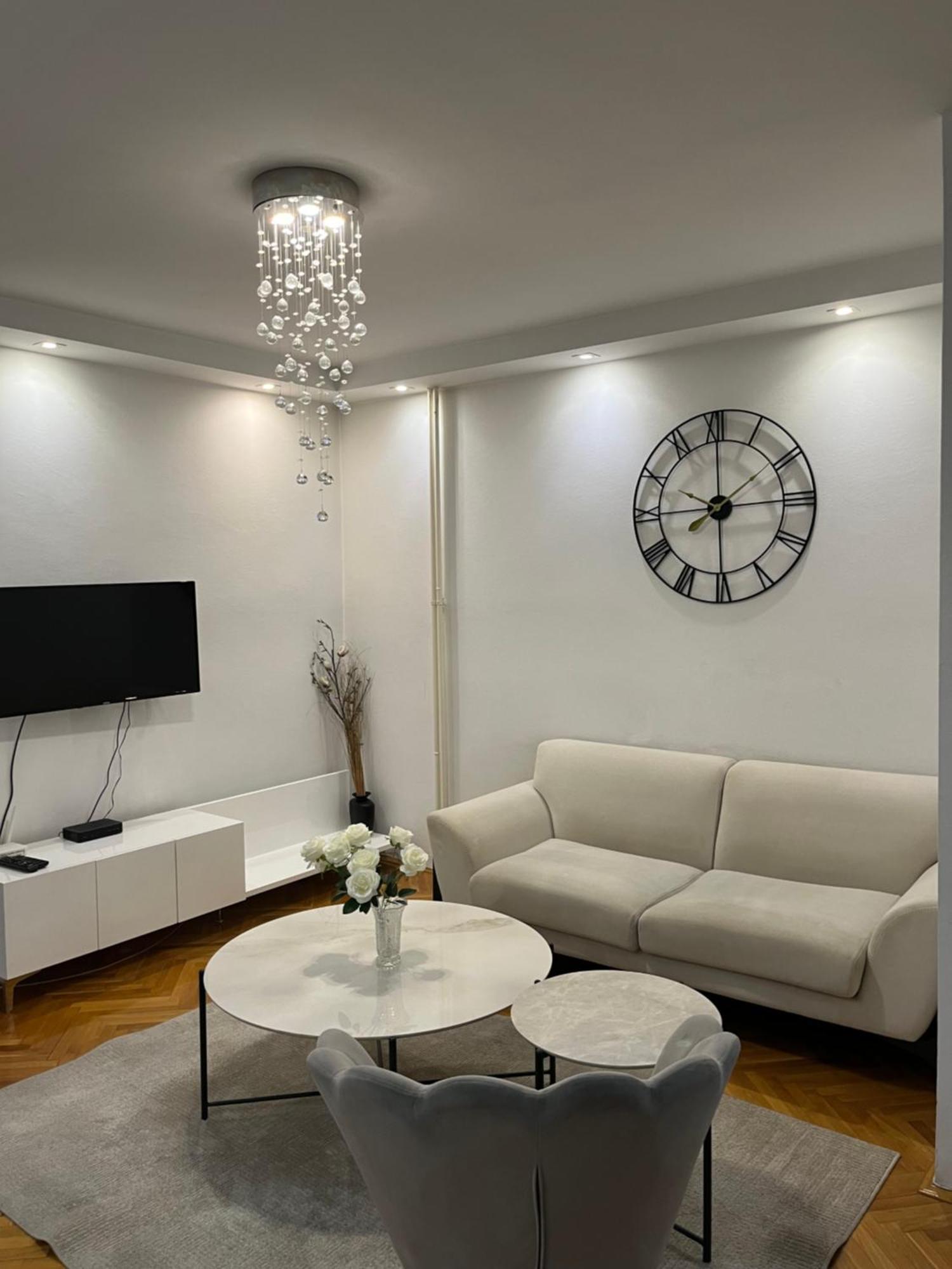 Ruby Luxury Central Apartment Skopje Buitenkant foto