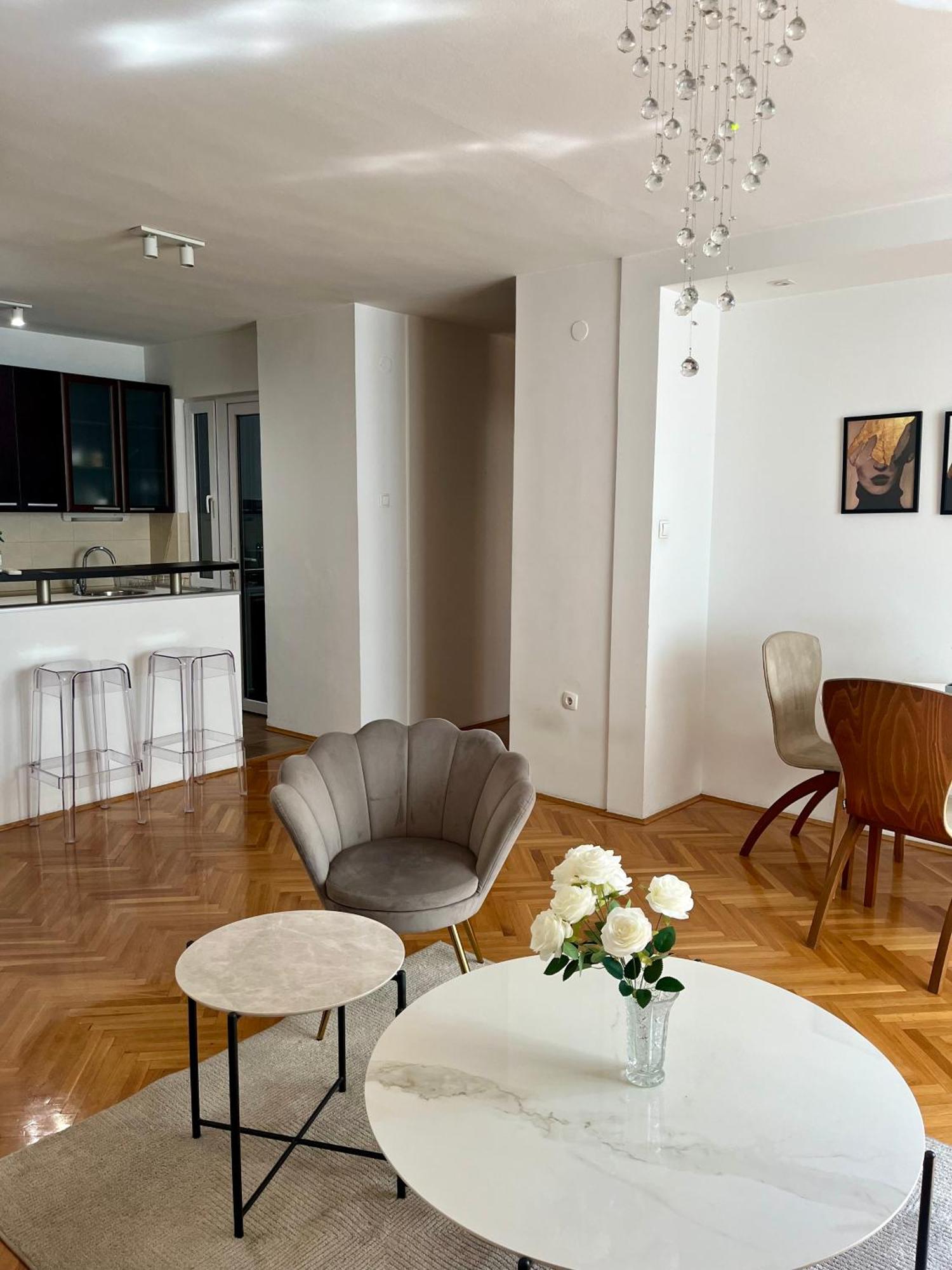 Ruby Luxury Central Apartment Skopje Buitenkant foto